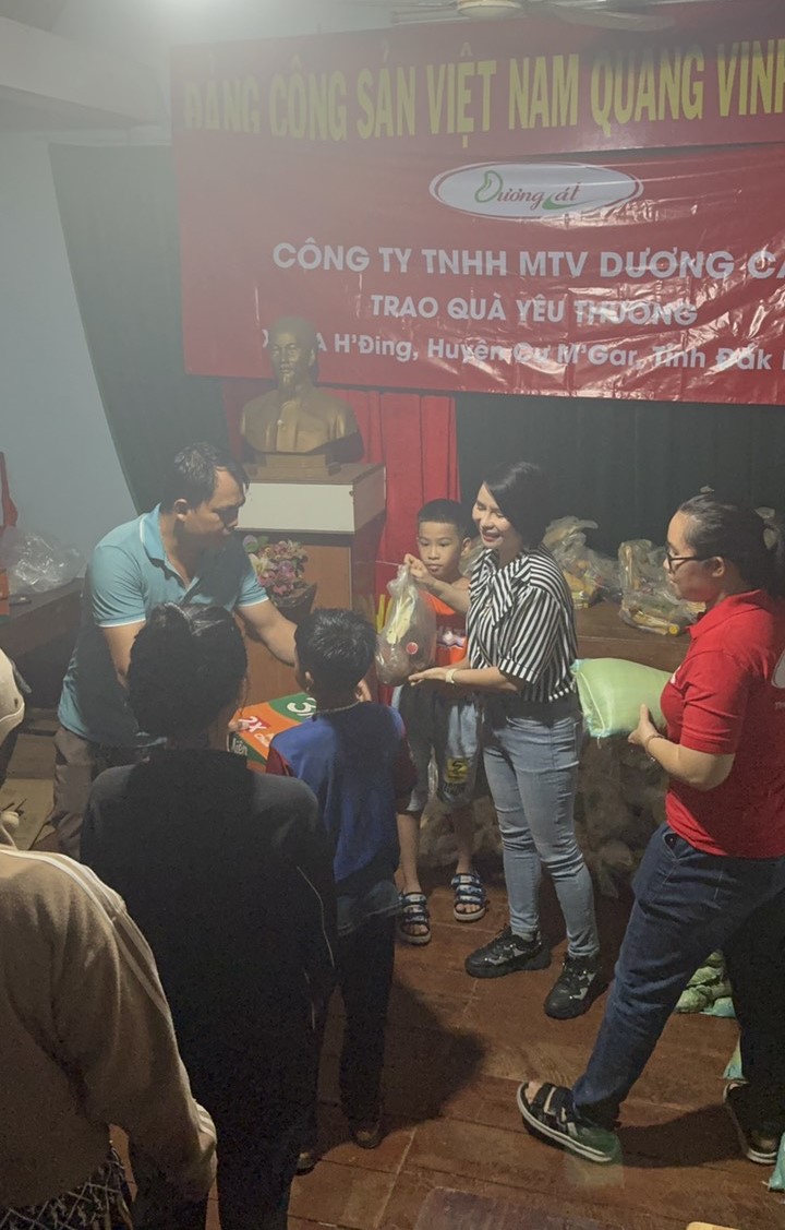 TẶNG QUÀ TẠI XÃ EA H'ĐING, HUYỆN CƯ M'GAR, TỈNH ĐAK LAK 3 51